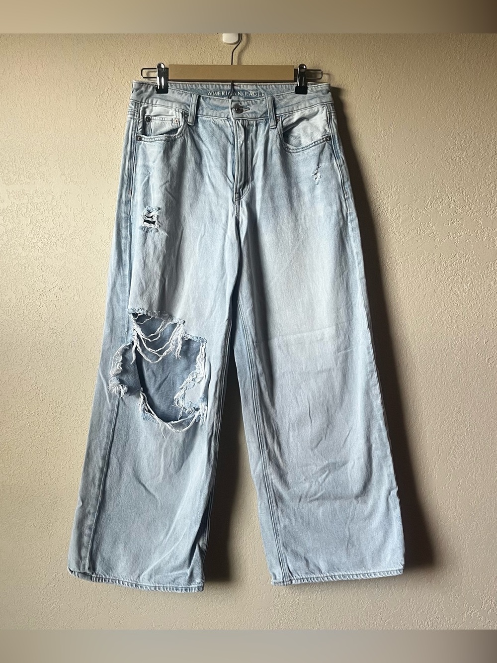 American Eagle Wide Leg Cropped Jeans